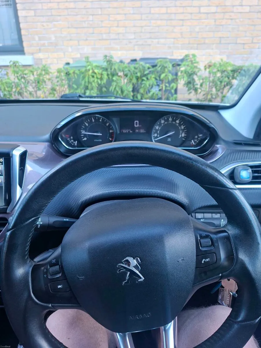 2015 Peugeot 2008 1.2 Petrol - Image 5