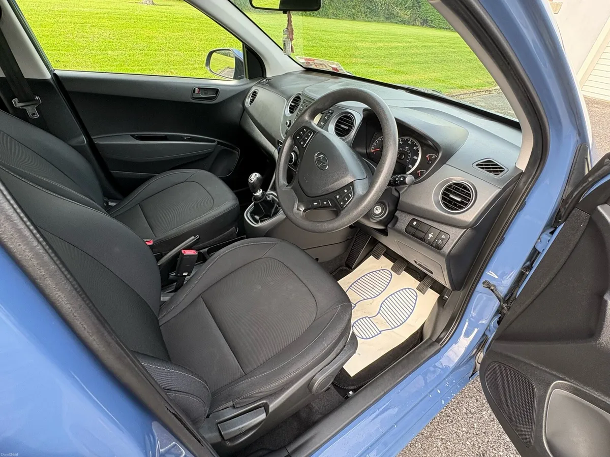 172 Hyundai i10 Deluxe - Image 6
