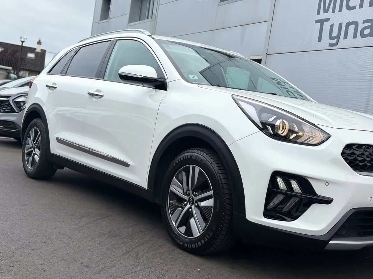 2021 Kia Niro PHEV, CarPlay, Camera, Heated Seats - Image 6