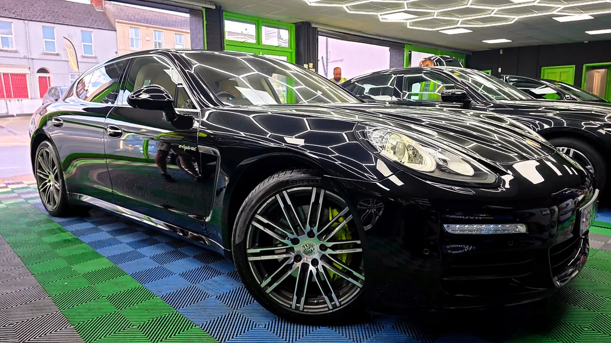 Porsche Panamera 2016  1 Year Warranty Full Servic - Image 2