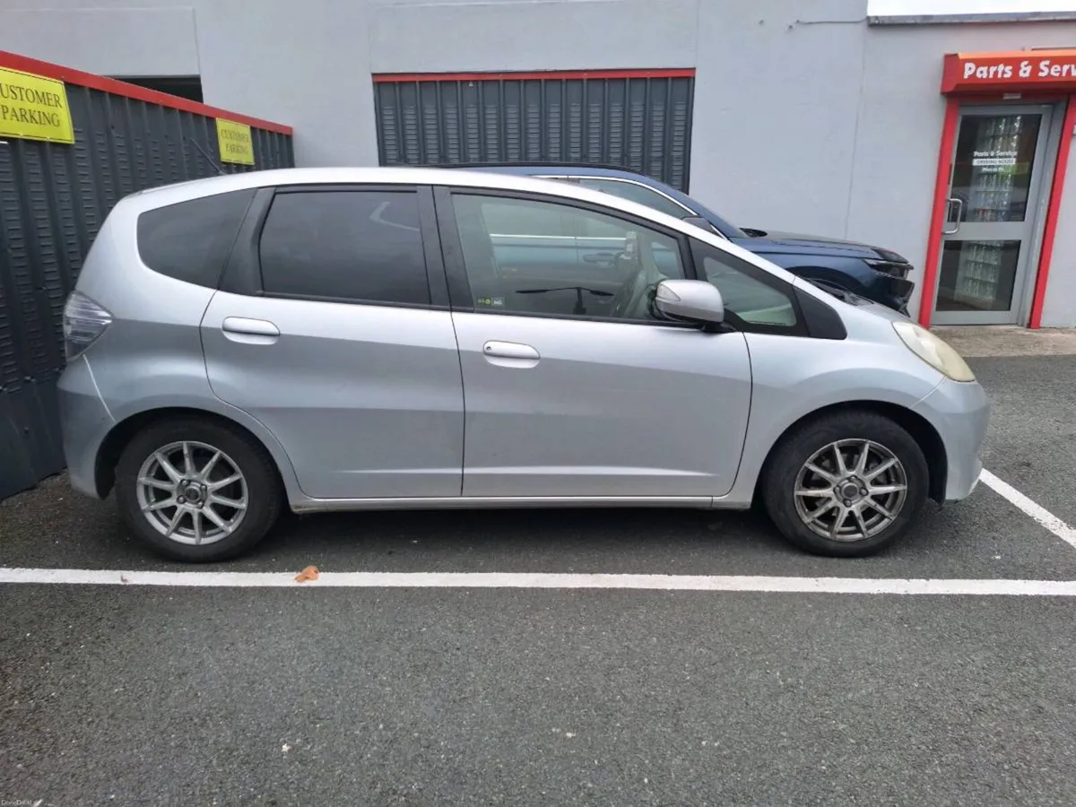 AUTOMATIC HONDA FIT HYBRID - Image 3