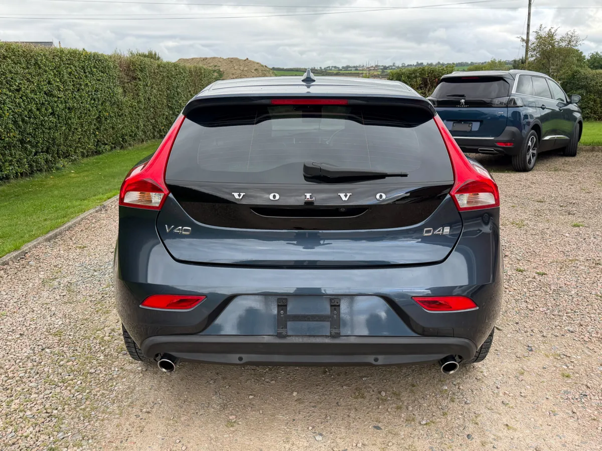 191 Volvo v40 D4 Inscription 2.0 Diesel*Huge Spec* - Image 5