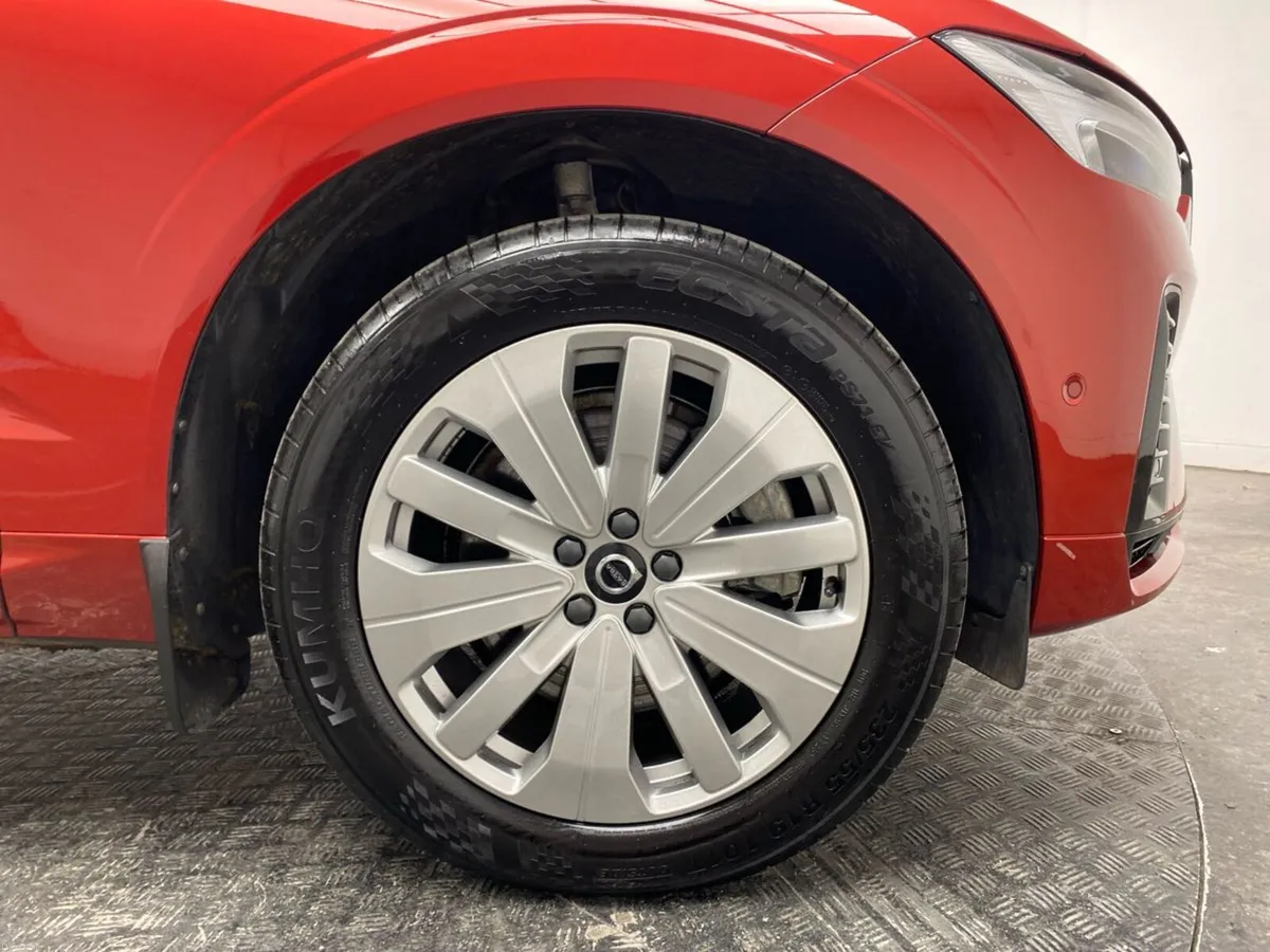 Volvo XC60 T6 Recharge PHEV 350hp AT8 Plus Dark - Image 6