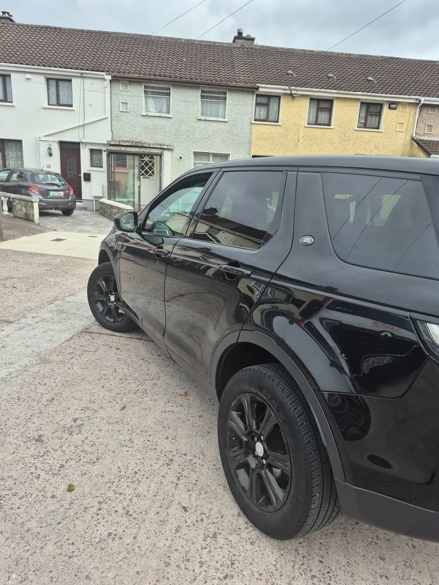 Land Rover Discovery Sport 2018 - Image 6