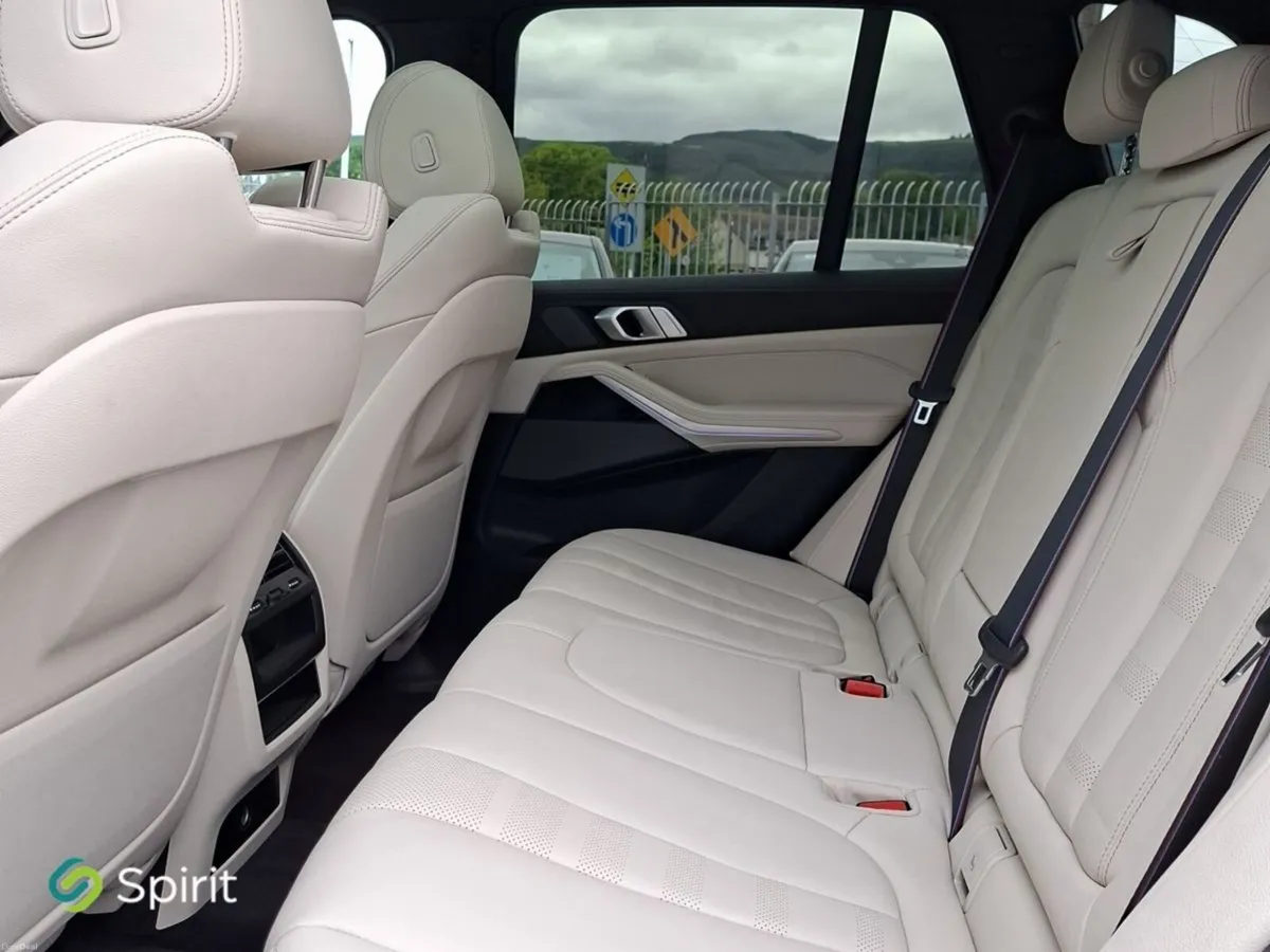 BMW X5 XDrive 45e M Sport Sun Roof - Image 5