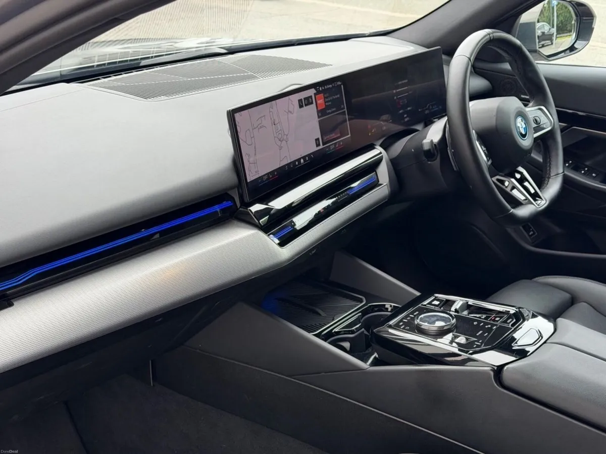 BMW 5-Series 530e M Sport Saloon - Image 5