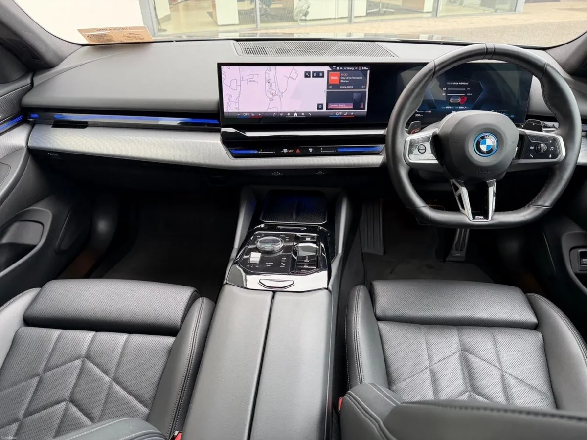 BMW 5-Series 530e M Sport Saloon - Image 4