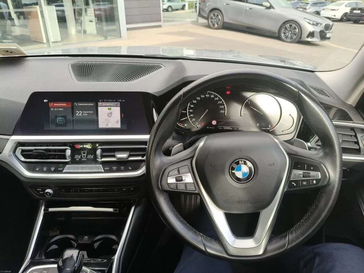 BMW 3-Series 320d SE Saloon - Image 5