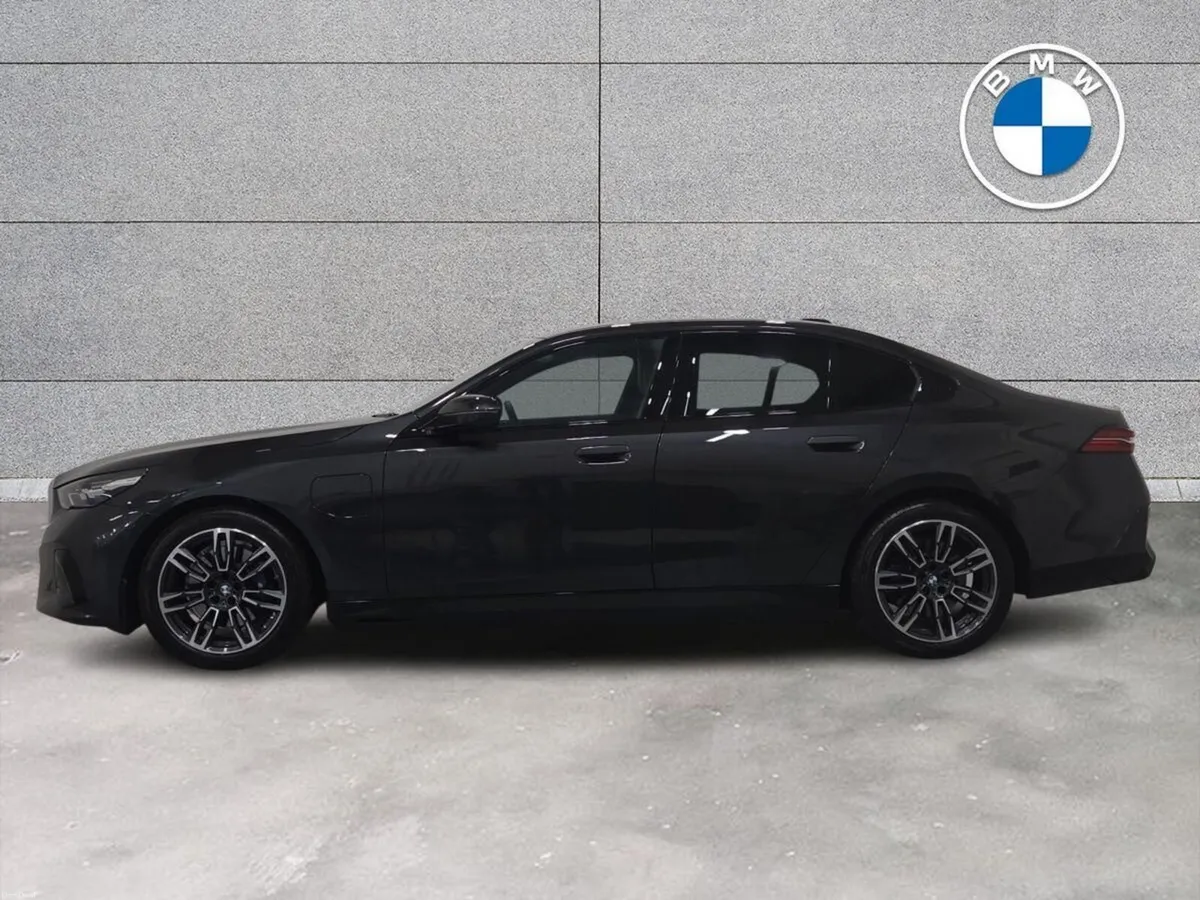 BMW 5-Series 530e M Sport Saloon - Image 3