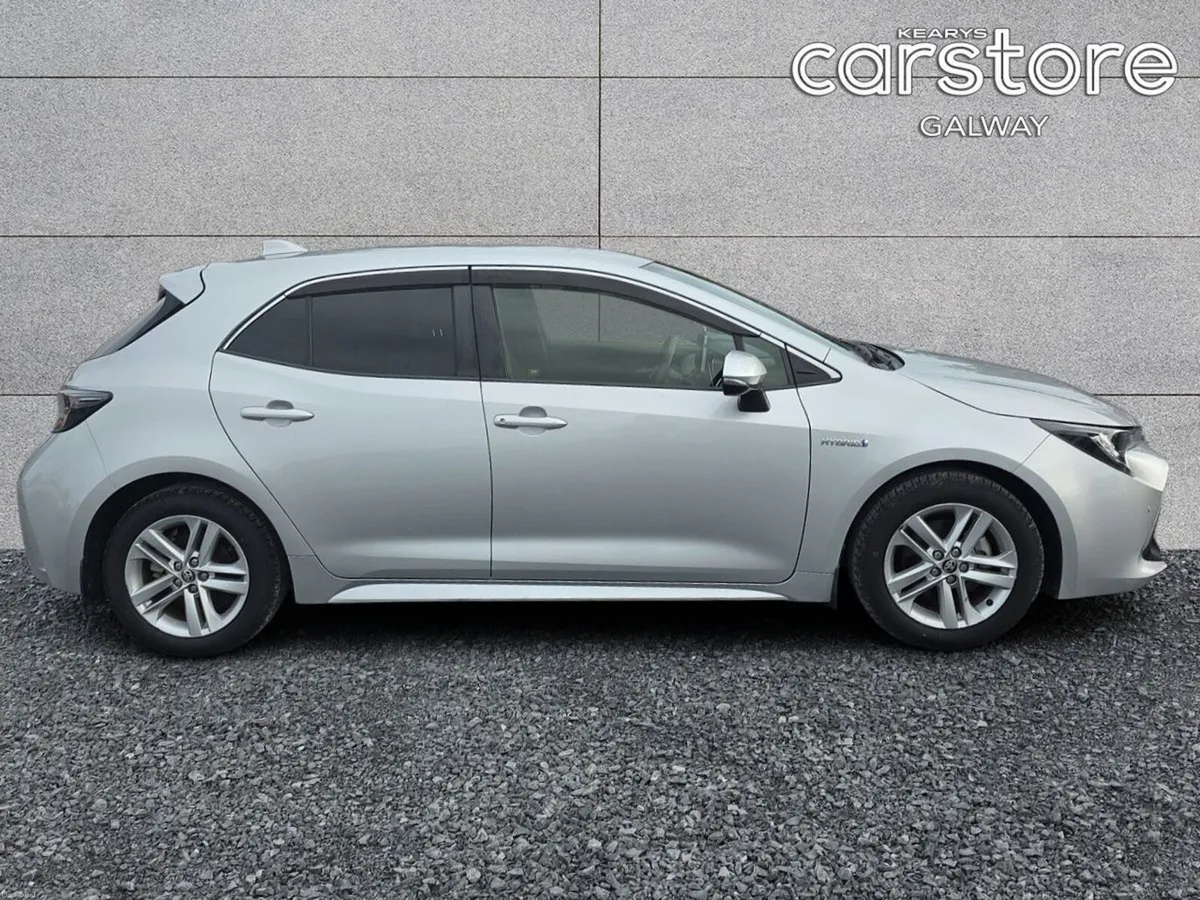 Toyota Corolla Sports Hybrid G - Image 2