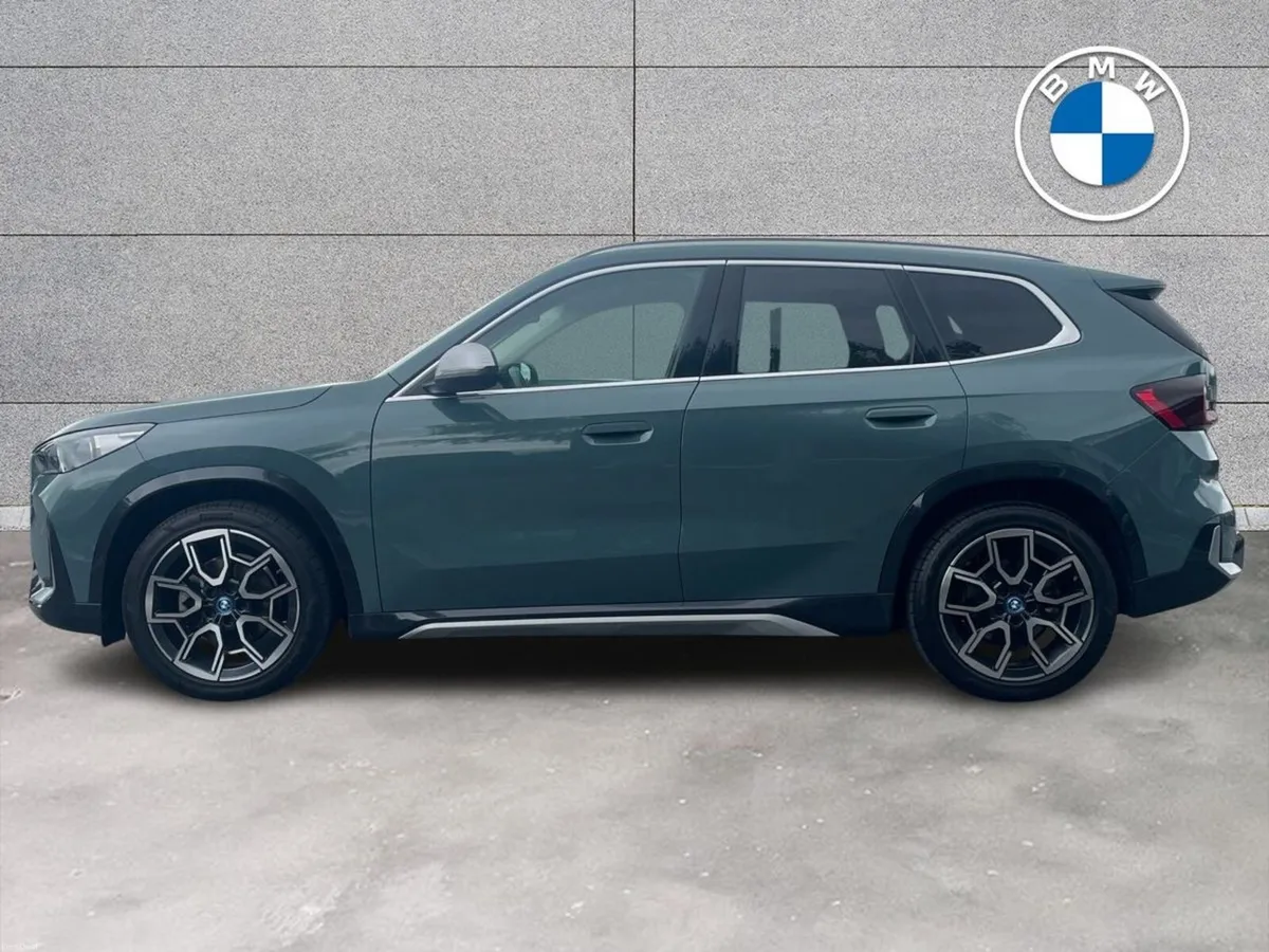 BMW iX1 eDrive20 xLine - Image 3
