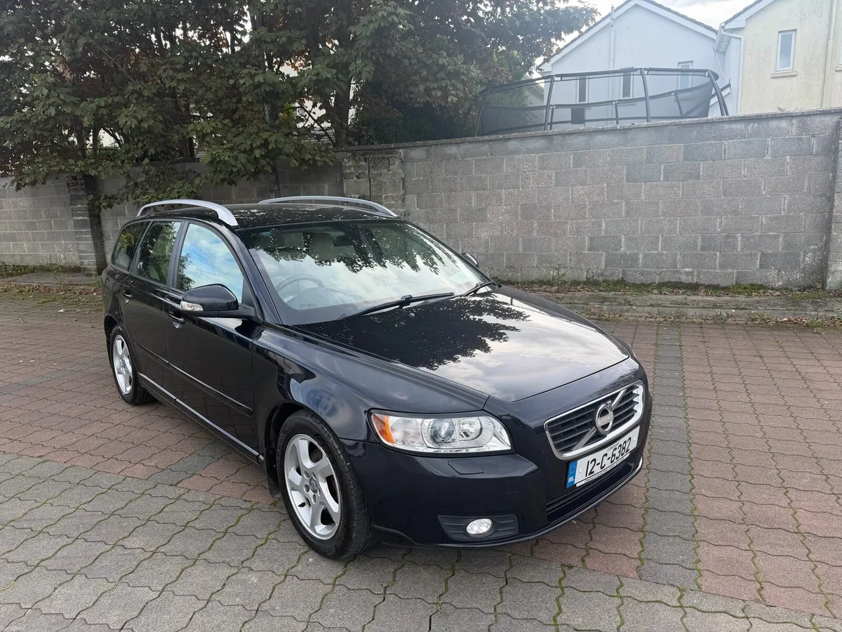 2012 VOLVO V50 NEW NCT 8-27 MINT !! - Image 1