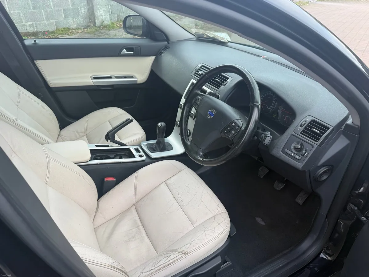 2012 VOLVO V50 NEW NCT 8-27 MINT !! - Image 5