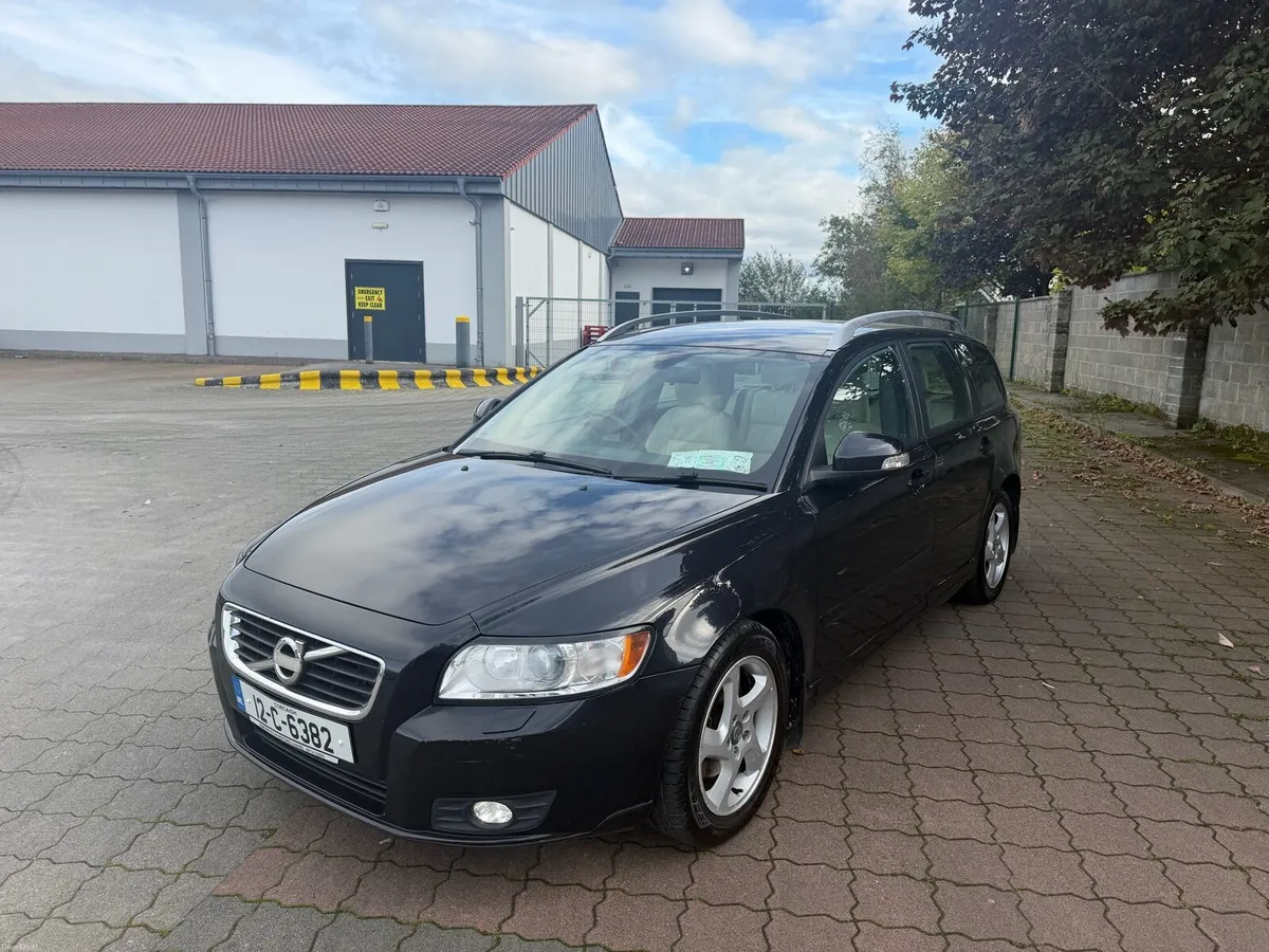 2012 VOLVO V50 NEW NCT 8-27 MINT !! - Image 2