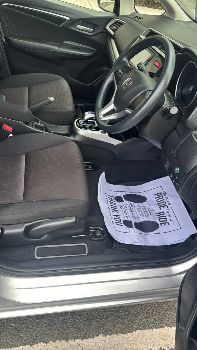 Honda Fit 2015 - Image 4