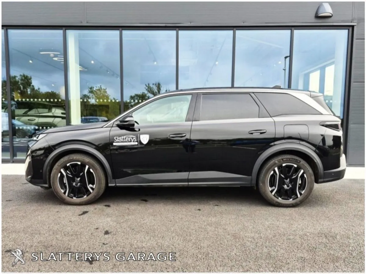 Peugeot 5008 BEV 73kwh 210hp Allure - Image 2