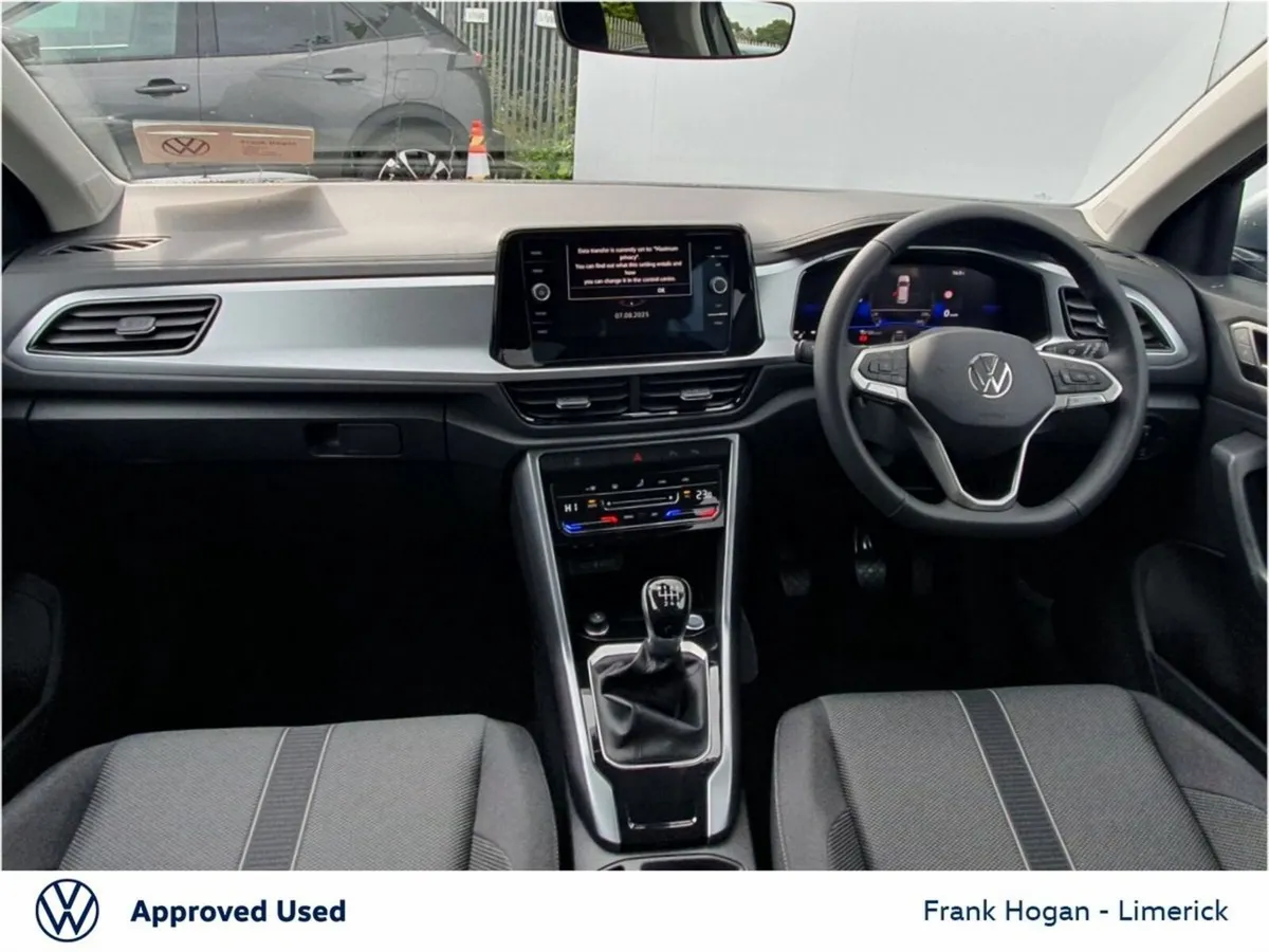 Volkswagen T-Roc EDITION 75 1.0TSI M6F 116HP - Image 2