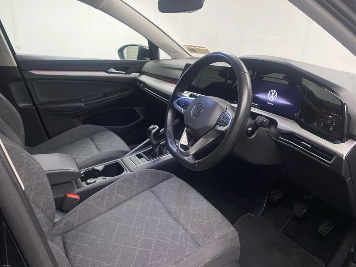 Volkswagen Golf 1.0 TSI 110HP Life - Image 6