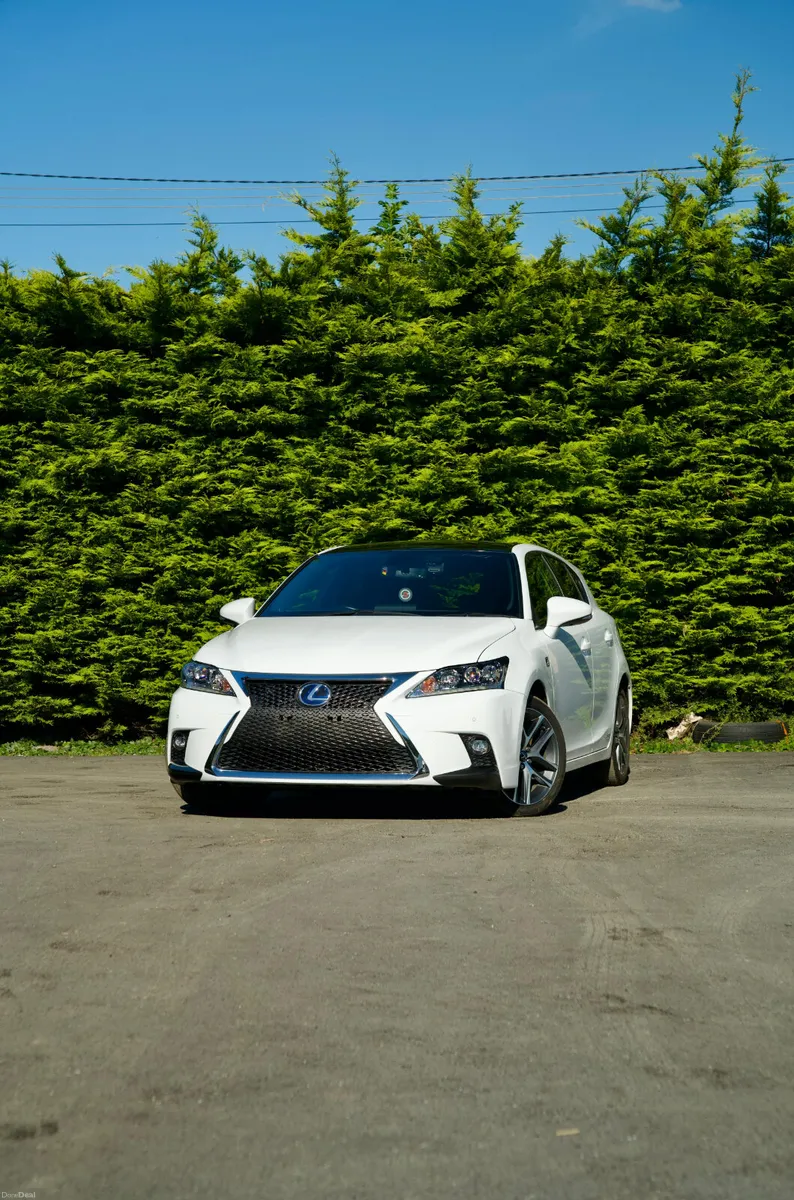 Lexus CT200H F-SPORT 2017 - Image 1