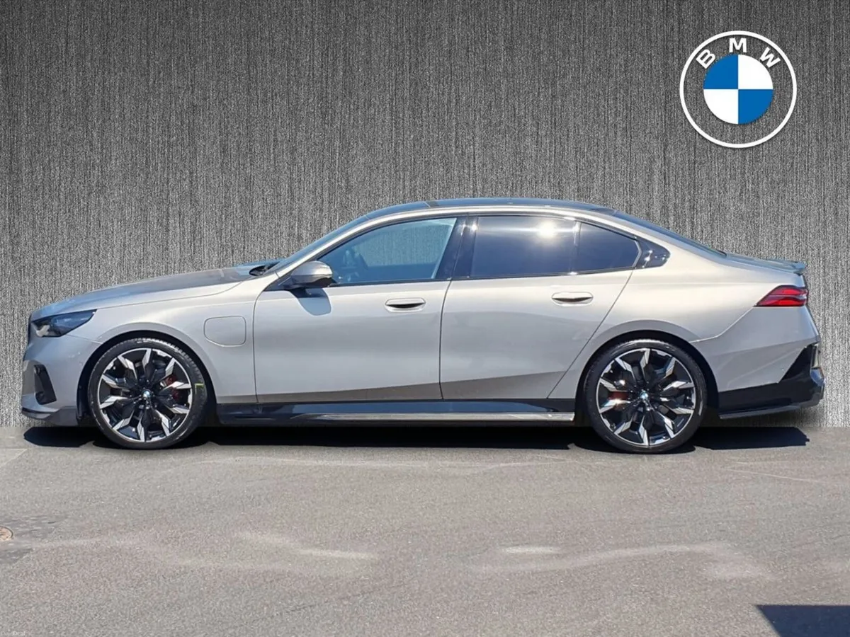 BMW 5-Series 530e M Sport Pro Saloon - Image 3