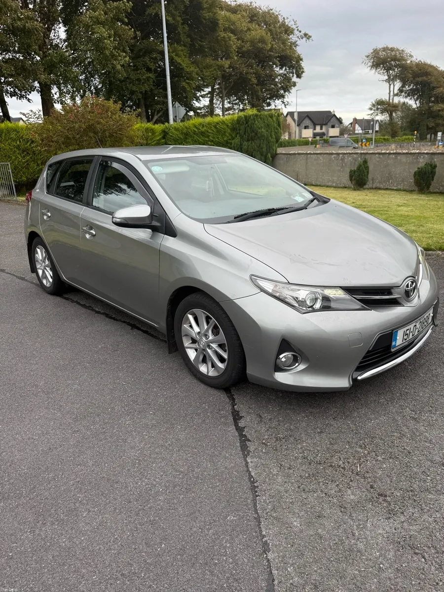 2015 Toyota auris for sale - Image 2