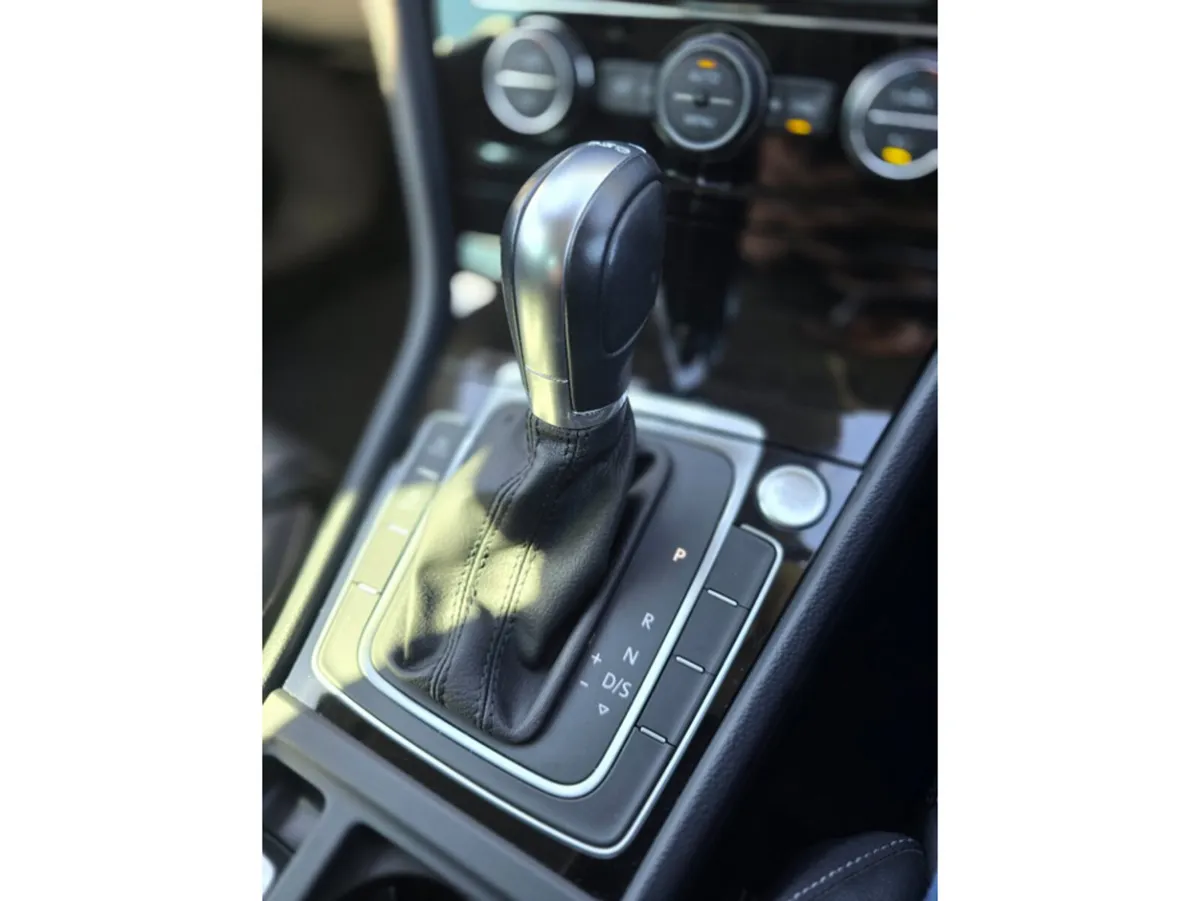 Volkswagen Golf HIGHLINE 1.4 TSI AUTO - Image 3