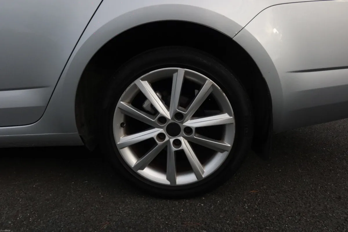 Skoda Octavia 1.6 TDI – Immaculate Condition - Image 6