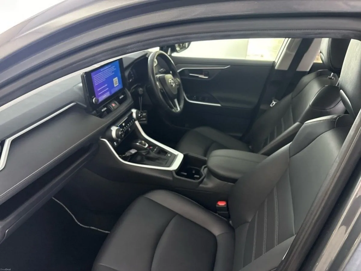 Toyota RAV4 RAV4 HYBRID SOL 4DR AUTO - Image 6