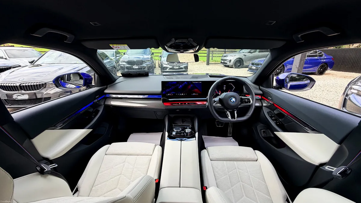2026 (261) BMW 530e M SPORT PRO *INDIVIDUAL - Image 3
