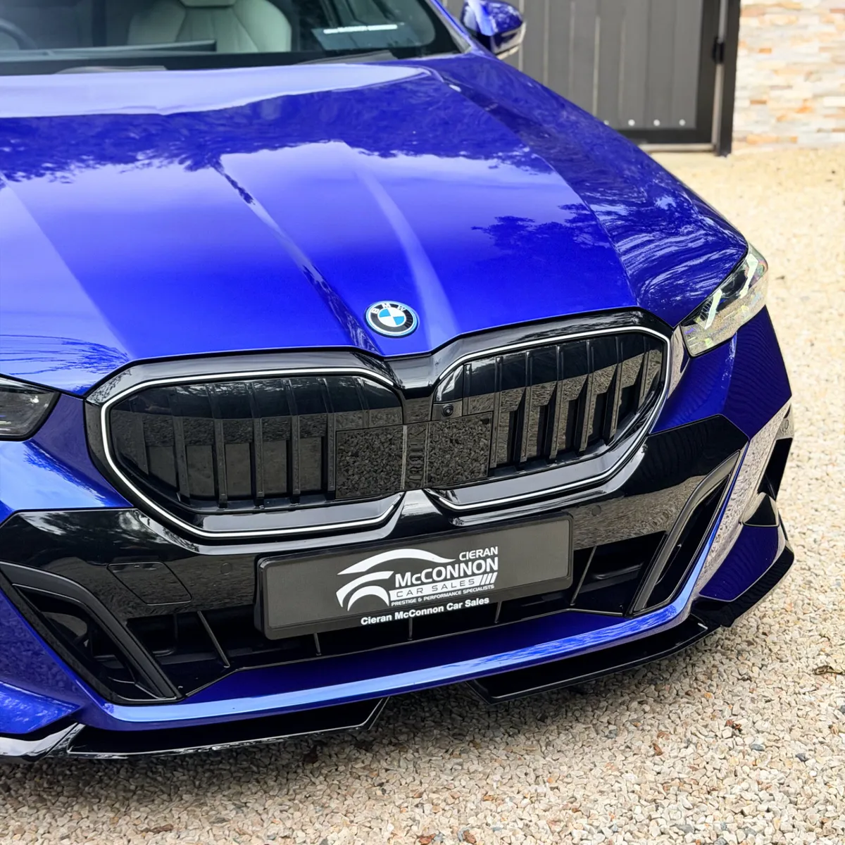 2026 (261) BMW 530e M SPORT PRO *INDIVIDUAL - Image 5