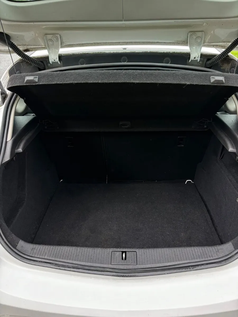 Opel Astra 2013 - Image 2