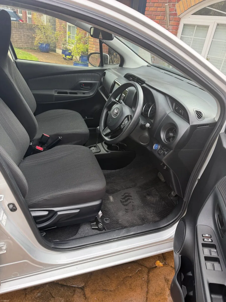 Toyota Vitz 2017 self charging hybrid - Image 5