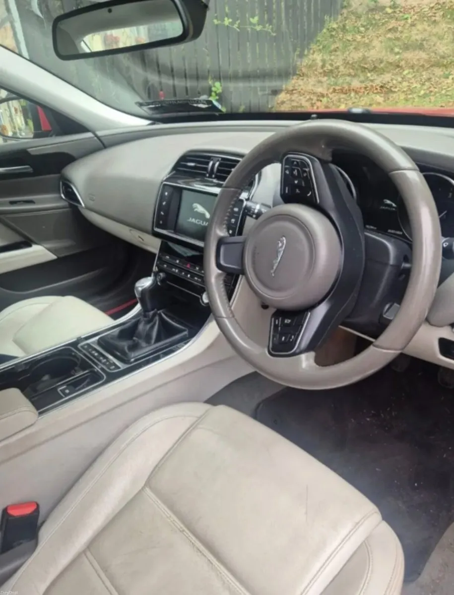 Jaguar XE 2016 - Image 1