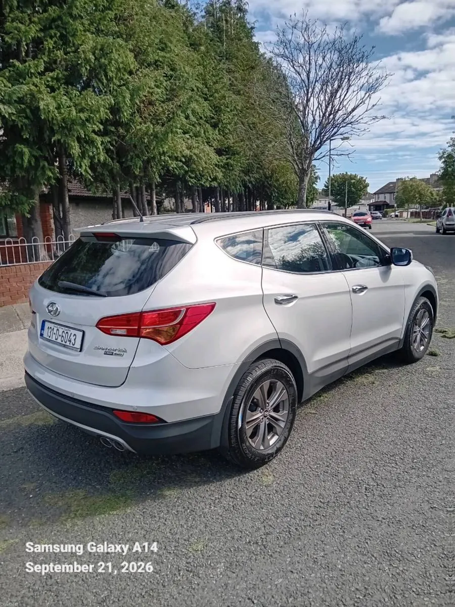 HYUNDAI SANTA FE 2.2 DIESEL 7 SEATER 4WD AUTOMATIC - Image 4