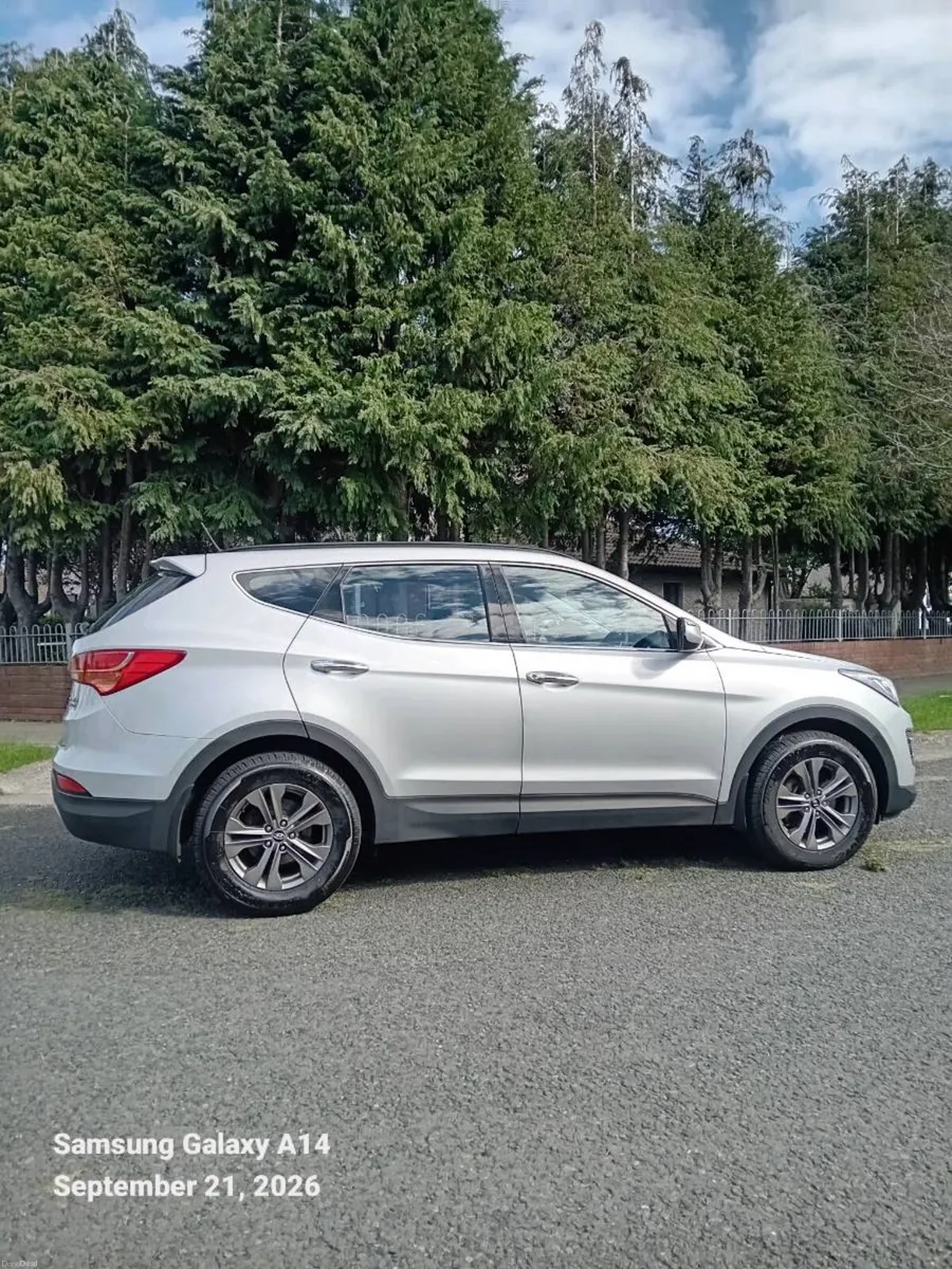 HYUNDAI SANTA FE 2.2 DIESEL 7 SEATER 4WD AUTOMATIC - Image 5