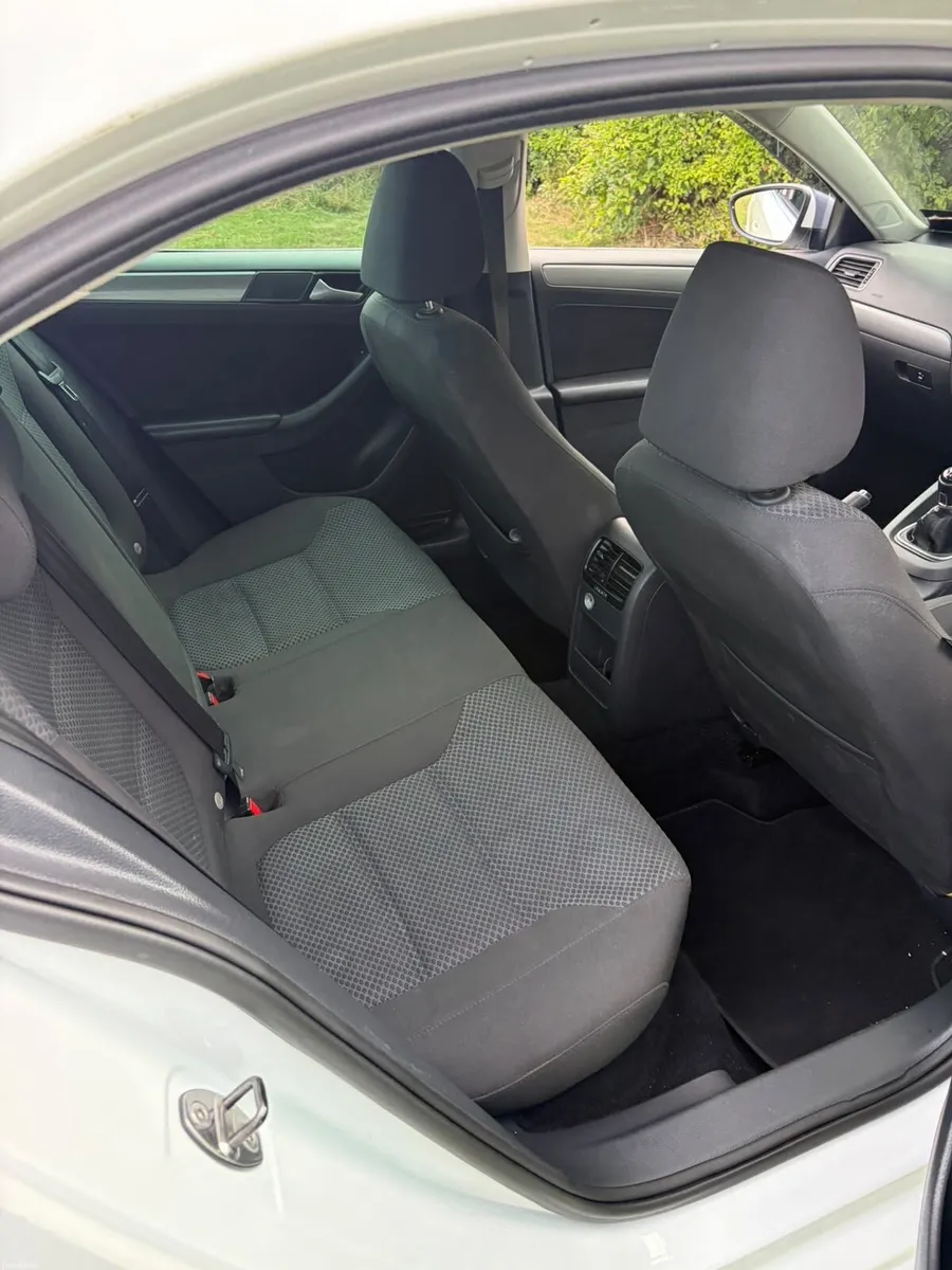 2014 Volkswagen Jetta 2.0 TDI Sport 140BHP - Image 6