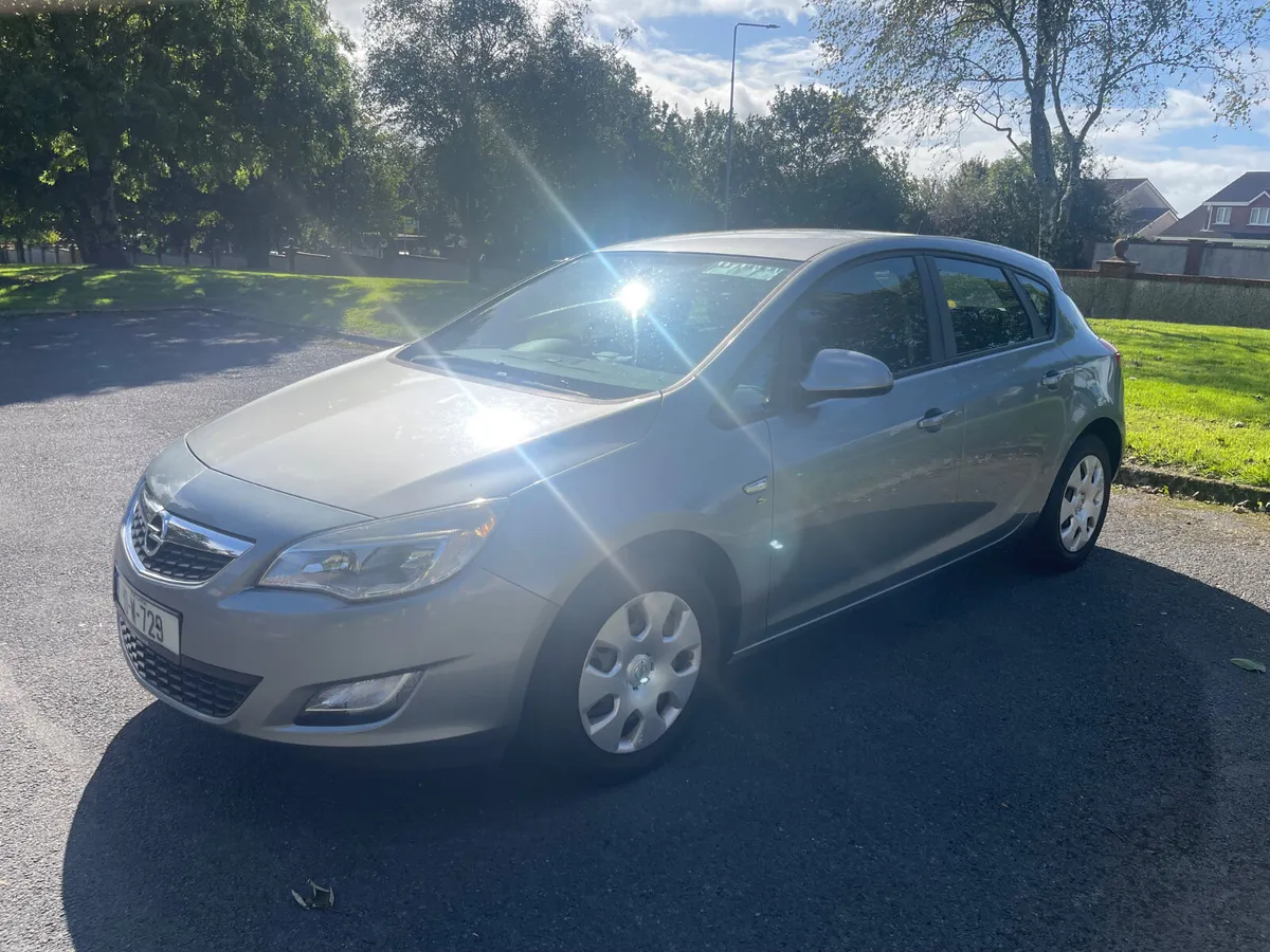 Opel Astra 1.4 petrol - Image 2