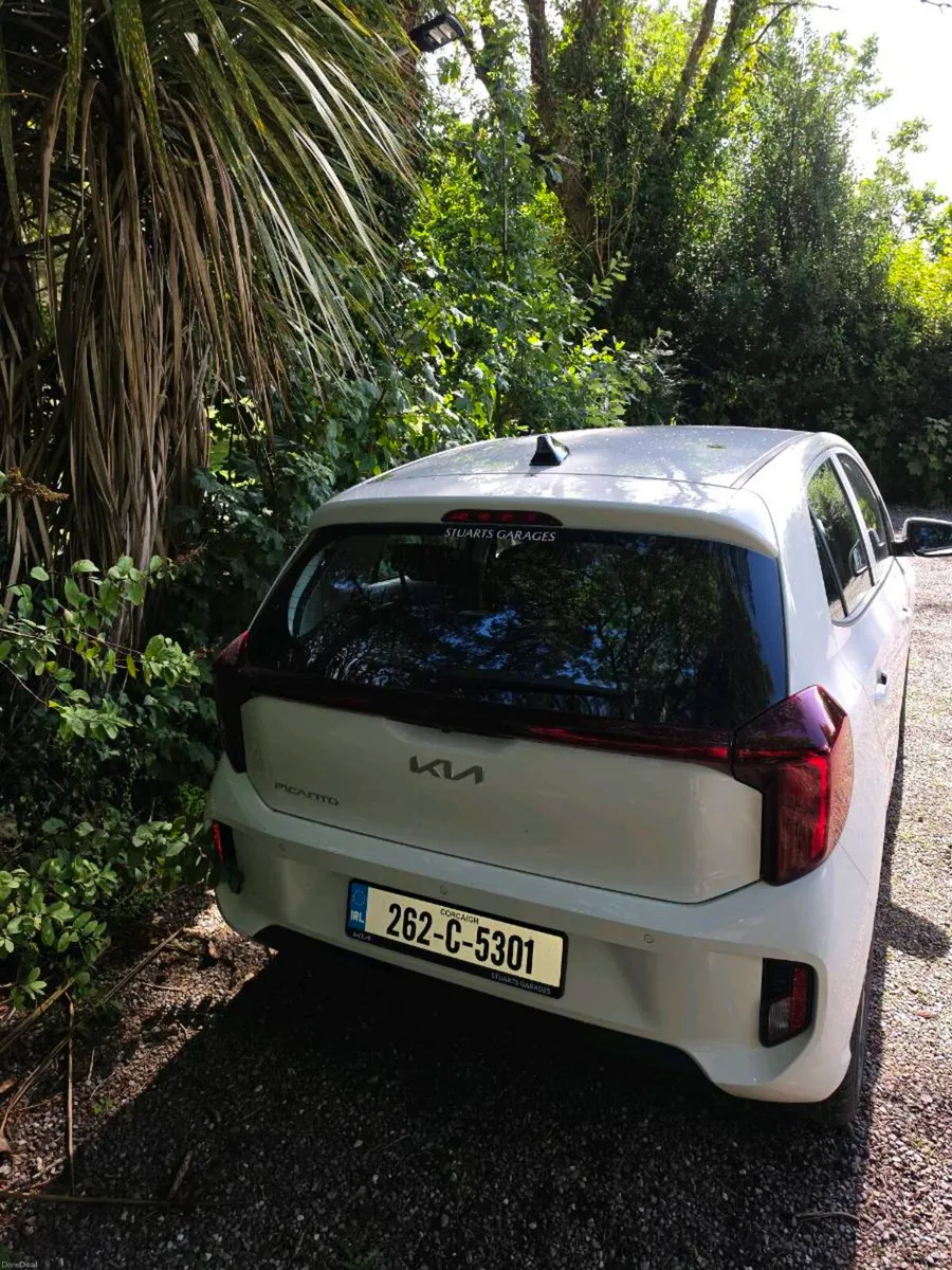 Car - Image 3