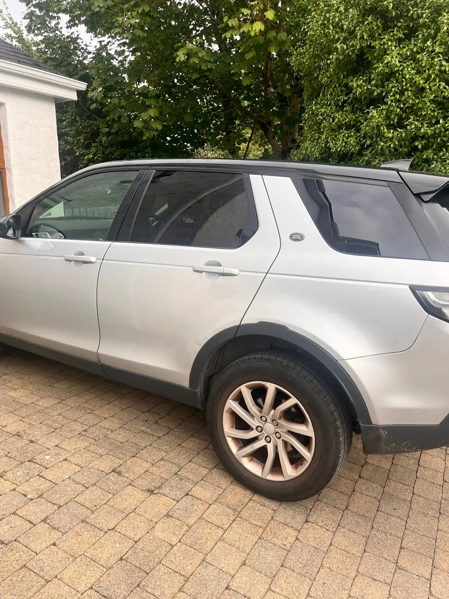 Land Rover Discovery Sport 2017 - Image 6