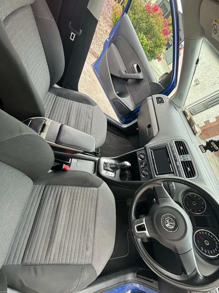 Car - Image 6