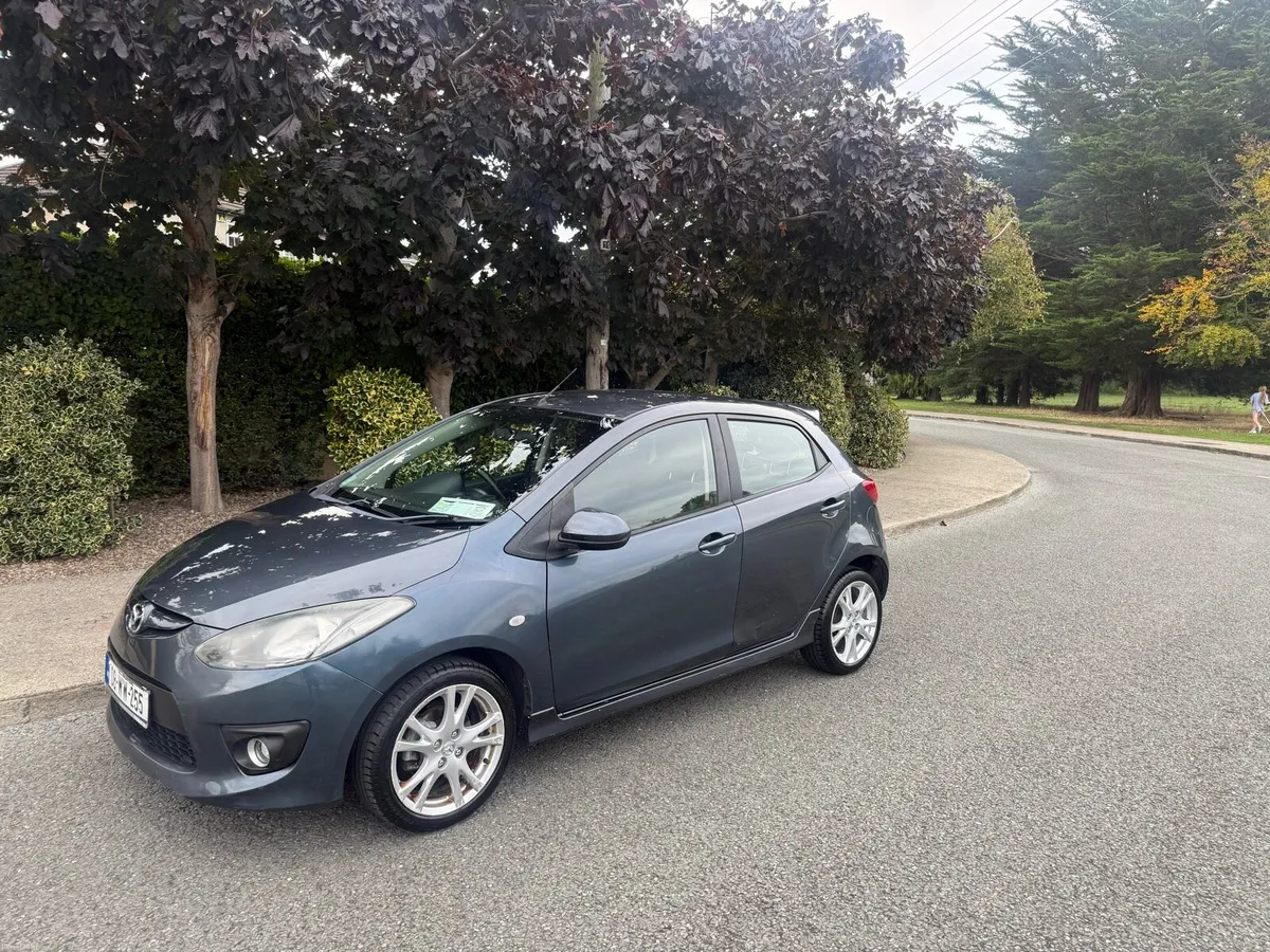 Mazda 2 petrol NCT 1/27 Tax 5/27 low km - Image 4