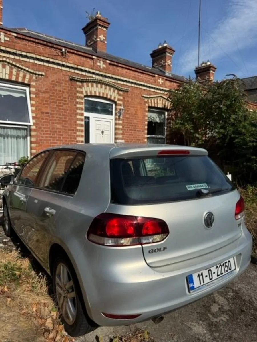 Volkswagen Golf 2011 - Image 2