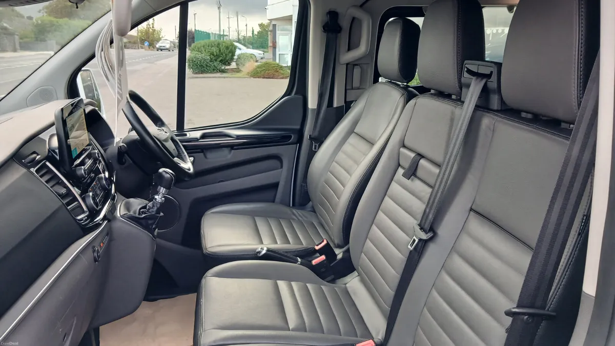 2019 FORD CUSTOM TOURNEO LWB 9 SEAT LEATHER - Image 6