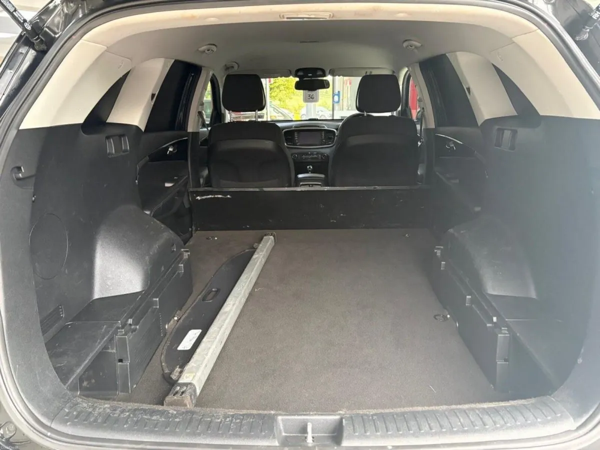 Kia Sorento Sorento Ex Commercial - Image 6