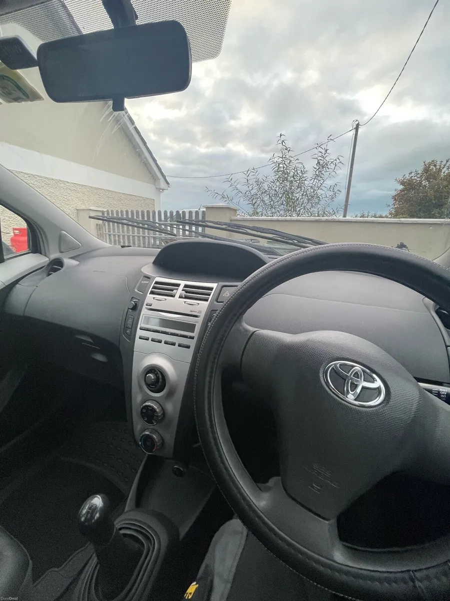 Toyota Yaris 2007 next nct due Feb 2027 low mileag - Image 3