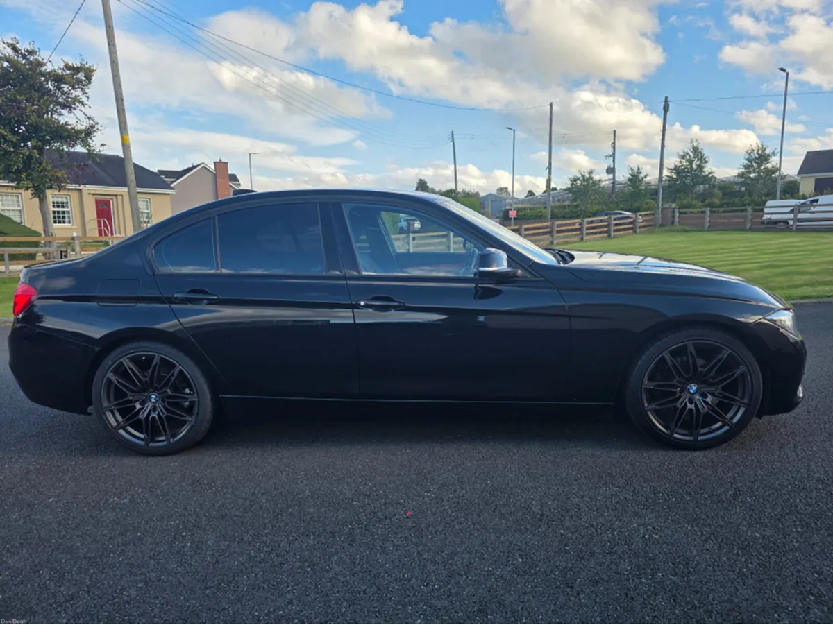 BMW 3-Series SPORT 320 D 19 INCH ALLOYS - Image 3