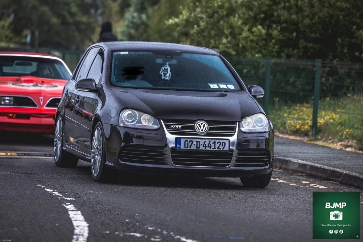 Volkswagen Golf R32 - Image 2