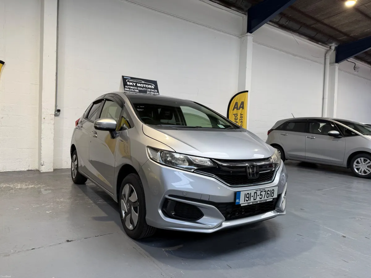 2019 Honda Fit 1.5 Hybrid Automatic ,CarPlay - Image 2