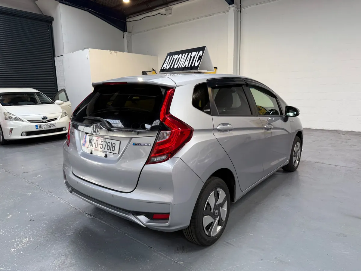 2019 Honda Fit 1.5 Hybrid Automatic ,CarPlay - Image 6