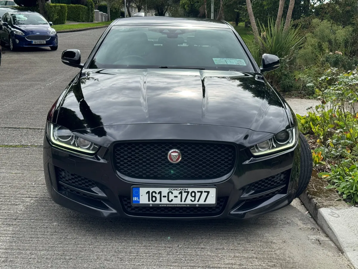 161 Jaguar XE R-Sport 2.0 Auto Black Edition - Image 3